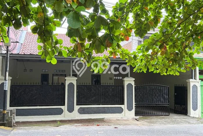 Dijual Hunian Rumah Terawat 4 Kamar di Jati Sari, Bekasi Dijual Hunian Rumah Terawat 4 Kamar di Jati Sari, Bekasi