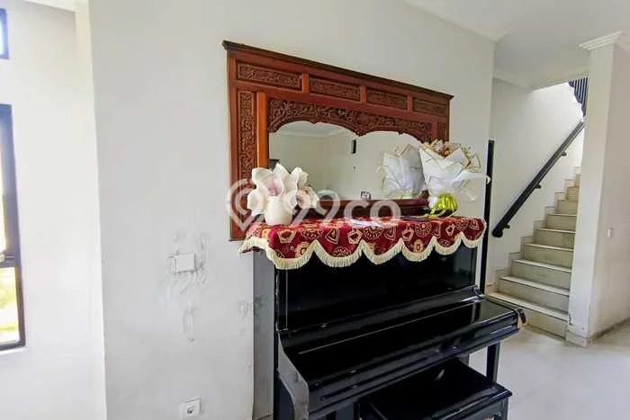 Rumah Mewah LB 200m2 Siap Pakai Desain Elegan di Kerobokan, Badung Rumah Mewah LB 200m2 Siap Pakai Desain Elegan di Kerobokan, Badung