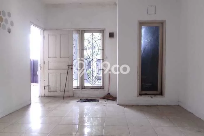 Rumah Luas Asri 4 KT Siap Pakai di harapan indah Bekasi Rumah Luas Asri 4 KT Siap Pakai di harapan indah Bekasi