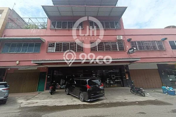 Unit Ruko Dijual di Batam LT 276m2 & LB 884m2 Unit Ruko Dijual di Batam LT 276m2 & LB 884m2