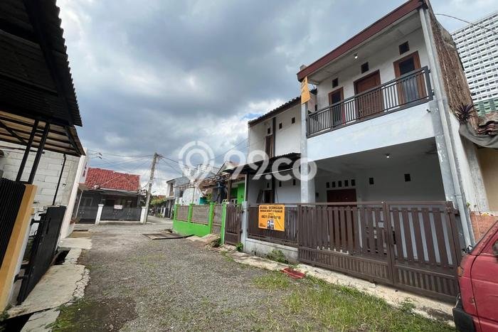 Dijual Kost di Kawasan Jatinangor, Sumedang, Spesifikasi 10 KT, 10 KM, 180m2 Dijual Kost di Kawasan Jatinangor, Sumedang, Spesifikasi 10 KT, 10 KM, 180m2