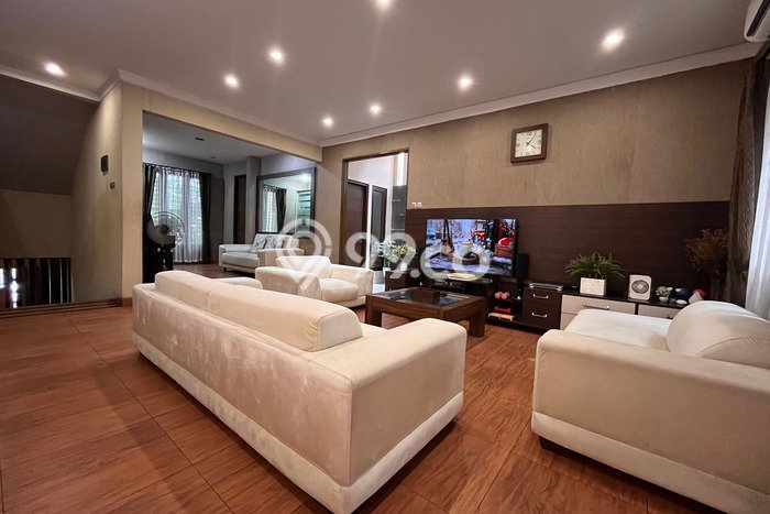 Rumah Mewah LB 400m2 Siap Huni Desain Elegan di Sentul City, Bogor Rumah Mewah LB 400m2 Siap Huni Desain Elegan di Sentul City, Bogor