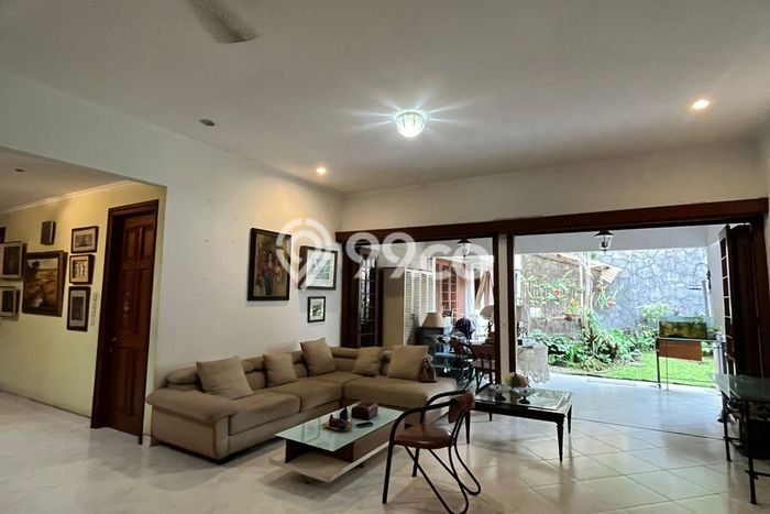 For Sale! Premium House LT 660m2 Desain Elegan di Kemang For Sale! Premium House LT 660m2 Desain Elegan di Kemang