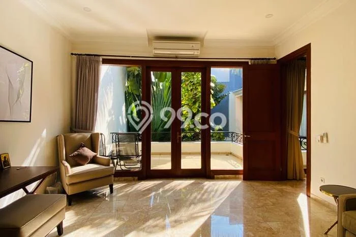 Disewakan! Rumah 5 Kamar Tidur &
4 Kamar Mandi di Pondok Indah, Jakarta Selatan Disewakan! Rumah 5 Kamar Tidur &
4 Kamar Mandi di Pondok Indah, Jakarta Selatan