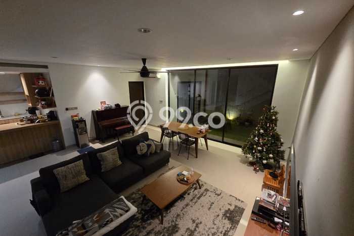 Rumah Elit Modern Tanpa Renovasi di Lebak Bulus Jakarta Selatan Rumah Elit Modern Tanpa Renovasi di Lebak Bulus Jakarta Selatan
