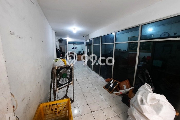 Ruko Dijual di Jakarta Barat LT 90m2 & LB 360m2 Lokasi Terbaik! Ruko Dijual di Jakarta Barat LT 90m2 & LB 360m2 Lokasi Terbaik!