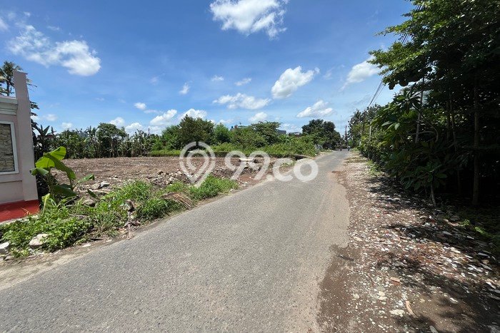 Tanah untuk Dijual Lokasi Wirobrajan, Yogyakarta Luas 194m2 SHM Tanah untuk Dijual Lokasi Wirobrajan, Yogyakarta Luas 194m2 SHM