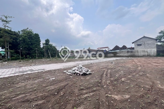 LOKASI STRATEGIS! Tanah Kawasan Berbah, Luas 113m², Lingkungan Nyaman, Cocok untuk Investasi LOKASI STRATEGIS! Tanah Kawasan Berbah, Luas 113m², Lingkungan Nyaman, Cocok untuk Investasi