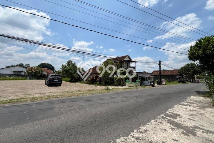 Tanah Kosong Dijual di Sleman dengan Area 145m2 Tanah Kosong Dijual di Sleman dengan Area 145m2