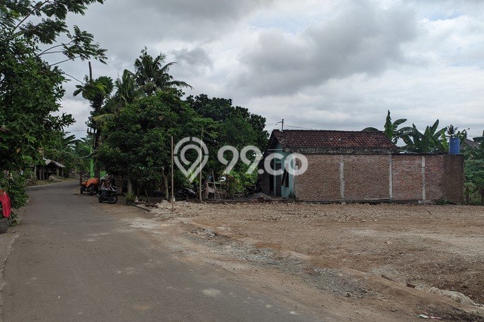 Tanah Dijual Lokasi Strategis di Bantul dengan Luas 202m2 Tanah Dijual Lokasi Strategis di Bantul dengan Luas 202m2