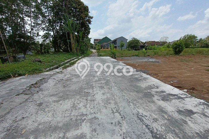 Lahan Strategis di Ngemplak Dijual dengan Luas 200m2 Lahan Strategis di Ngemplak Dijual dengan Luas 200m2