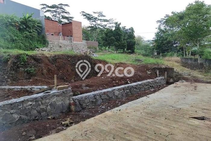 LOKASI STRATEGIS! Tanah Kawasan Gunung Pati, Luas 136m², Lingkungan Asri, Cocok untuk Hunian LOKASI STRATEGIS! Tanah Kawasan Gunung Pati, Luas 136m², Lingkungan Asri, Cocok untuk Hunian