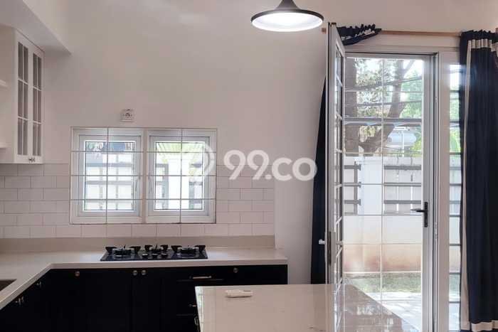 Hunian Mewah Siap Huni LT 251m2 di Cengkareng, Jakarta Barat Hunian Mewah Siap Huni LT 251m2 di Cengkareng, Jakarta Barat