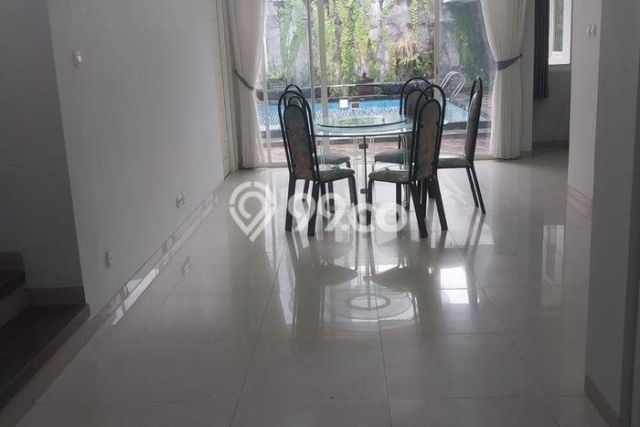 Rumah Elit Modern Siap Huni di Villa Puncak Tidar Malang Rumah Elit Modern Siap Huni di Villa Puncak Tidar Malang