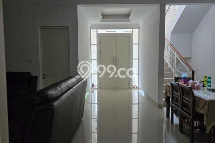 Rumah Luxury Modern Siap Huni di Soekarno Hatta Malang Rumah Luxury Modern Siap Huni di Soekarno Hatta Malang