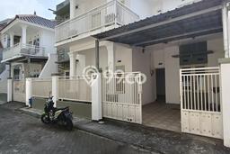Rumah Siap Huni lokasi , Malang, Luas 90m2m² Bangunan 150m2m² Rumah Siap Huni lokasi , Malang, Luas 90m2m² Bangunan 150m2m²