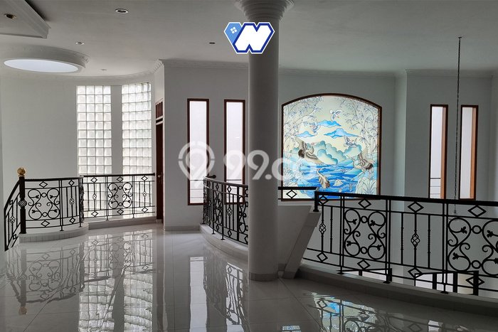 PROPERTI PILIHAN! Rumah di Batununggal, LT 375m² LB 500m² PROPERTI PILIHAN! Rumah di Batununggal, LT 375m² LB 500m²
