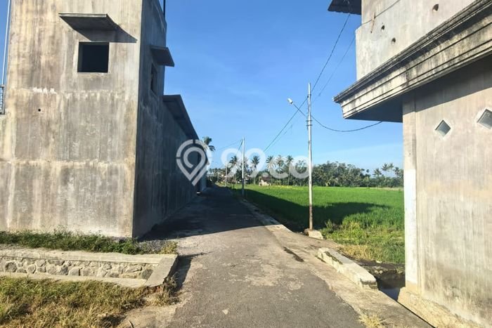 Unit Komersial Dijual di Tumpang Malang Luas Bangunan 360m2 Unit Komersial Dijual di Tumpang Malang Luas Bangunan 360m2