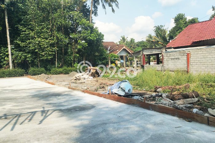 Jual Tanah Kawasan Sleman, Luas 104m², Akses Strategis Jual Tanah Kawasan Sleman, Luas 104m², Akses Strategis