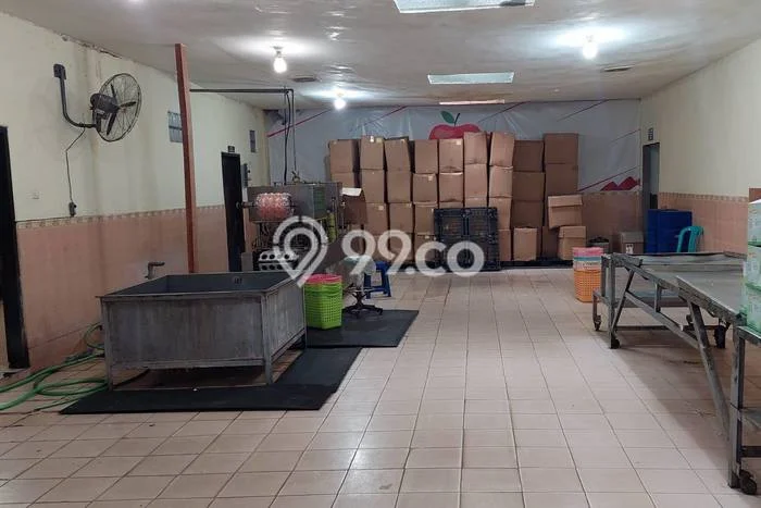 Gudang di Batu, Luas 600m2m², Kawasan Bisnis, Strategis Gudang di Batu, Luas 600m2m², Kawasan Bisnis, Strategis