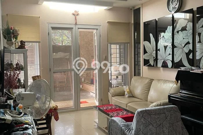 Jual Rumah Luas Megah Dengan View Eksklusif di Daan Mogot, Jakarta Barat Jual Rumah Luas Megah Dengan View Eksklusif di Daan Mogot, Jakarta Barat