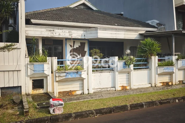 Hunian Mewah LB 240m2 Siap Huni Desain Elegan di Intercon, Jakarta Barat Hunian Mewah LB 240m2 Siap Huni Desain Elegan di Intercon, Jakarta Barat