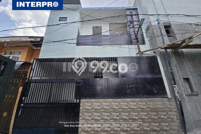 Rumah Luas Asri 11 KT Siap Pakai di Tanjung Duren Jakarta Barat Rumah Luas Asri 11 KT Siap Pakai di Tanjung Duren Jakarta Barat