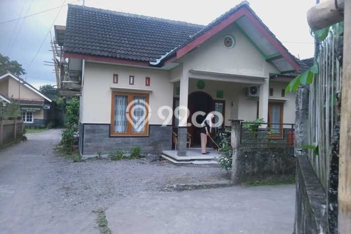 For Sale Rumah 5 Kamar Lokasi Ideal Nyaman dan Strategis di Sleman For Sale Rumah 5 Kamar Lokasi Ideal Nyaman dan Strategis di Sleman