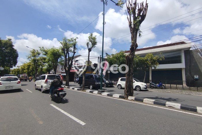 Komersial untuk disewa di Wirobrajan punya LT 310m2 & LB 270m2 harga sewa kompetitif Komersial untuk disewa di Wirobrajan punya LT 310m2 & LB 270m2 harga sewa kompetitif