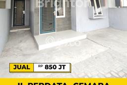 For Sale Rumah 3 Kamar Lokasi Ideal Bagus dan Strategis di Medan Timur For Sale Rumah 3 Kamar Lokasi Ideal Bagus dan Strategis di Medan Timur