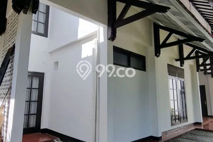 For Sale! Luxury House LT 779m2 Desain Elegan di Buah Batu For Sale! Luxury House LT 779m2 Desain Elegan di Buah Batu
