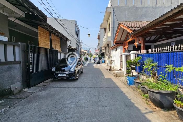 For Sale Rumah 5 Kamar Lokasi Ideal Bagus dan Strategis di Cibodas For Sale Rumah 5 Kamar Lokasi Ideal Bagus dan Strategis di Cibodas