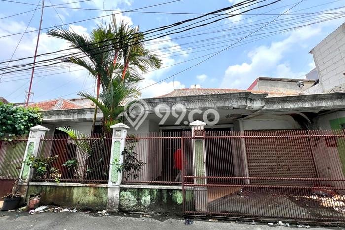 Siap Huni Hunian Elit 9 Kamar di Kebayoran Baru Dekat ke Mana Pun Siap Huni Hunian Elit 9 Kamar di Kebayoran Baru Dekat ke Mana Pun
