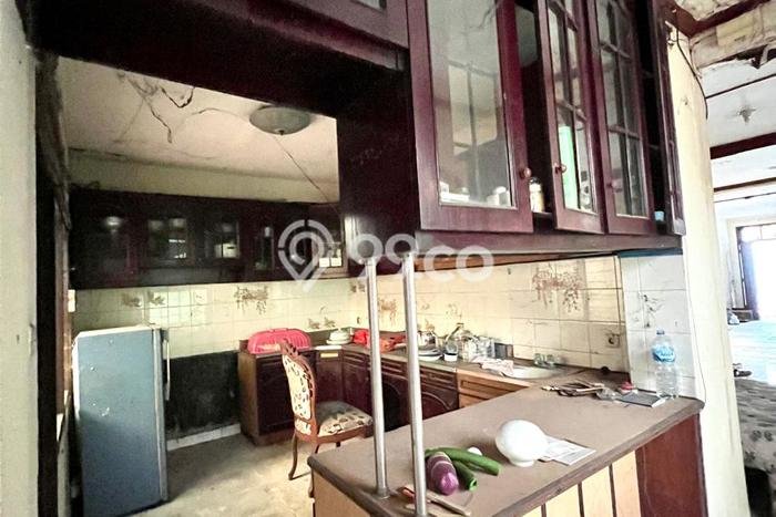 Siap Huni Hunian Elit 9 Kamar di Kebayoran Baru Dekat ke Mana Pun Siap Huni Hunian Elit 9 Kamar di Kebayoran Baru Dekat ke Mana Pun