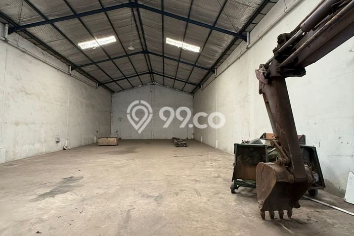 Gudang Dijual di Surabaya LT 456m2 & LB 432m2 Lokasi Terbaik! Gudang Dijual di Surabaya LT 456m2 & LB 432m2 Lokasi Terbaik!
