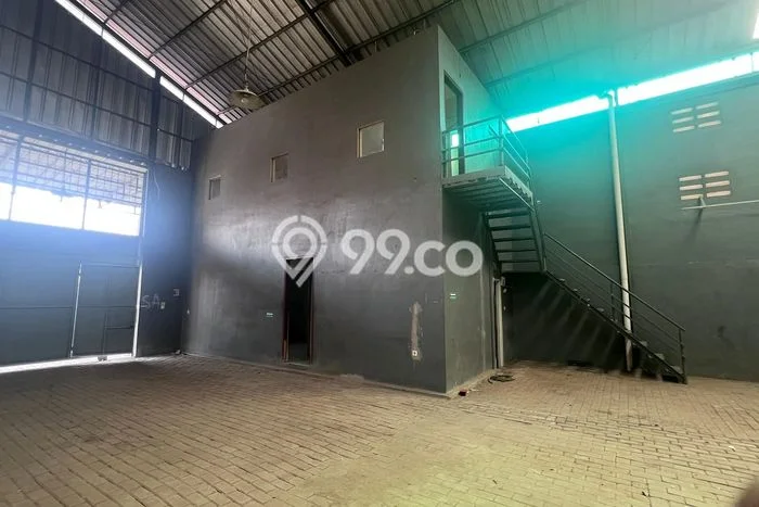 Gudang bagus disewakan di Cipayung Jakarta Timur dengan LB 800m2 harga sewa terbaik Gudang bagus disewakan di Cipayung Jakarta Timur dengan LB 800m2 harga sewa terbaik