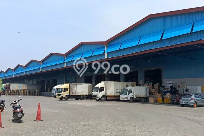 Gudang Disewa di Jakarta Utara dengan LB 5180m2 Area Komersial Ramai Gudang Disewa di Jakarta Utara dengan LB 5180m2 Area Komersial Ramai