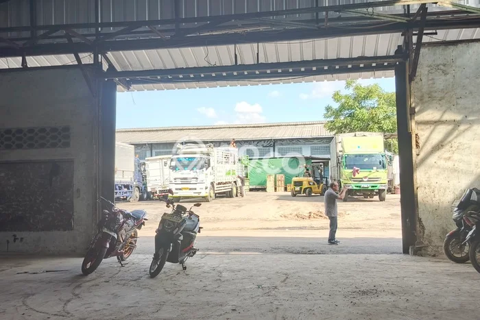 AREA PREMIUM! Gudang Disewakan Kawasan Cakung, Luas 2160m², Jalan Utama AREA PREMIUM! Gudang Disewakan Kawasan Cakung, Luas 2160m², Jalan Utama