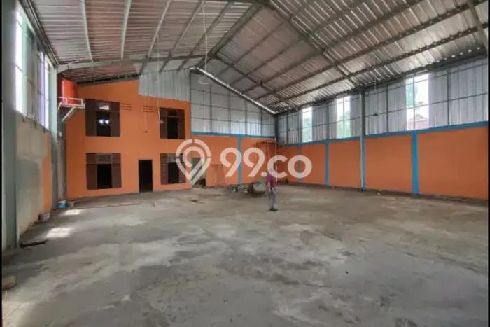 Gudang bagus disewakan di Cipayung Jakarta Timur dengan LB 800m2 harga sewa terbaik Gudang bagus disewakan di Cipayung Jakarta Timur dengan LB 800m2 harga sewa terbaik