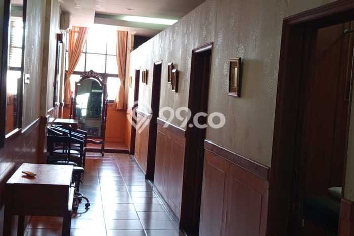 Unit Ruko Disewakan di Kemang Pratama di Area Ramai & Strategis Unit Ruko Disewakan di Kemang Pratama di Area Ramai & Strategis