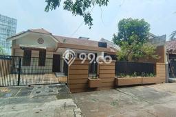 NEW LISTING! Rumah di , Siap Huni, 2 KT, Akses Bekasi, Bekasi, Luas 300m2m² Bangunan 180m2m² NEW LISTING! Rumah di , Siap Huni, 2 KT, Akses Bekasi, Bekasi, Luas 300m2m² Bangunan 180m2m²