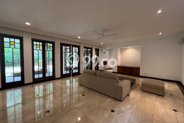 Hunian Modern Disewakan di Lebak Bulus Jakarta Selatan 4 KT & 4 KM Hunian Modern Disewakan di Lebak Bulus Jakarta Selatan 4 KT & 4 KM