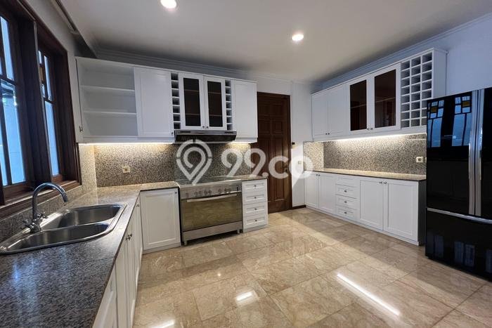Hunian Modern Disewakan di Lebak Bulus Jakarta Selatan 4 KT & 4 KM Hunian Modern Disewakan di Lebak Bulus Jakarta Selatan 4 KT & 4 KM