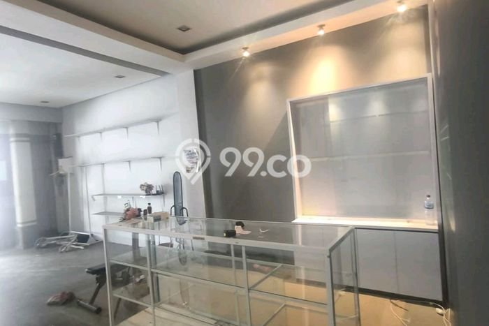 Disewakan Ruko Kawasan Semarang Utara, Luas 125m², Lokasi Strategis, Ready Untuk Dipakai Disewakan Ruko Kawasan Semarang Utara, Luas 125m², Lokasi Strategis, Ready Untuk Dipakai