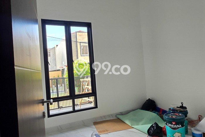 Rumah Eksklusif Siap Huni LT 126m2 di Kembangan, Jakarta Barat Rumah Eksklusif Siap Huni LT 126m2 di Kembangan, Jakarta Barat