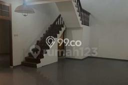 Sewa Rumah Murah di Tanah Kusir Jakarta Selatan dengan 5 KT Sewa Rumah Murah di Tanah Kusir Jakarta Selatan dengan 5 KT