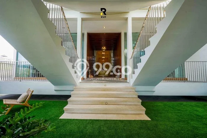 Disewakan Rumah Nyaman LT 550m2 / LB 850m2 di Jimbaran, Badung Disewakan Rumah Nyaman LT 550m2 / LB 850m2 di Jimbaran, Badung