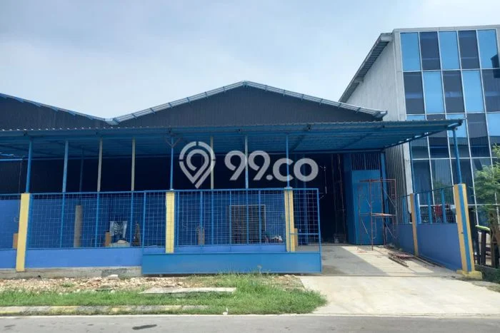 Disewakan Gudang komersial di Cikarang Pusat luas bangunan 352m2 Disewakan Gudang komersial di Cikarang Pusat luas bangunan 352m2