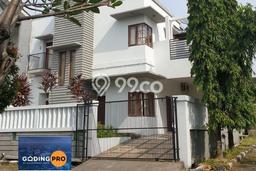 Jual Rumah Bagus Siap Huni LB 270m2 di Cimanggis, Depok Jual Rumah Bagus Siap Huni LB 270m2 di Cimanggis, Depok