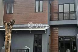 Dijual Rumah 4 Kamar Lokasi Ideal Nyaman dan Strategis di BSD Dijual Rumah 4 Kamar Lokasi Ideal Nyaman dan Strategis di BSD